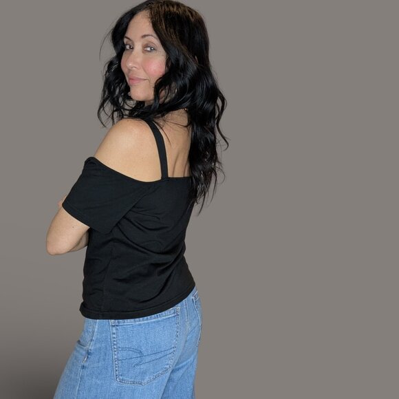 Black Short Sleeve Off the Shoulder Top - Small - Picture 3 of 7